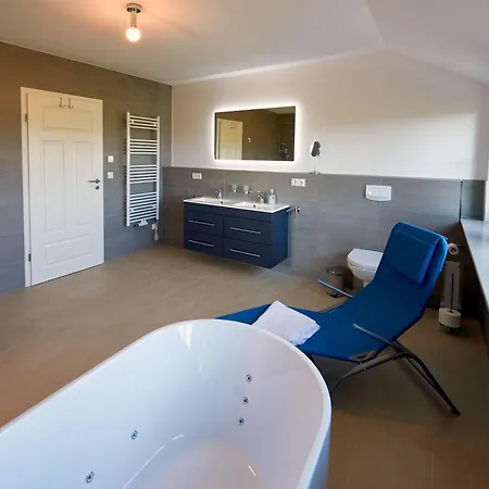 Max In Moritzdorf - Luxus Unter Reet Mit Seeblick, Kamin, Sauna *