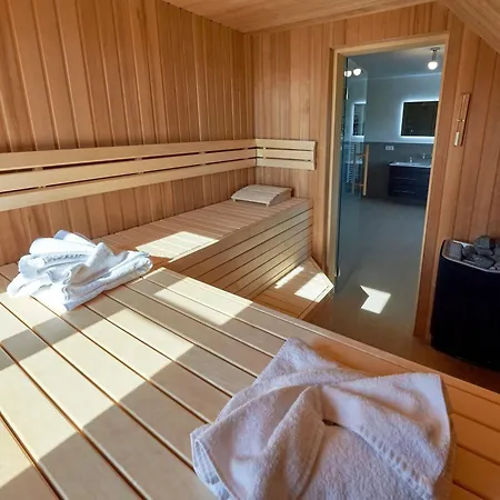 Max In Moritzdorf - Luxus Unter Reet Mit Seeblick, Kamin, Sauna Landhaus *