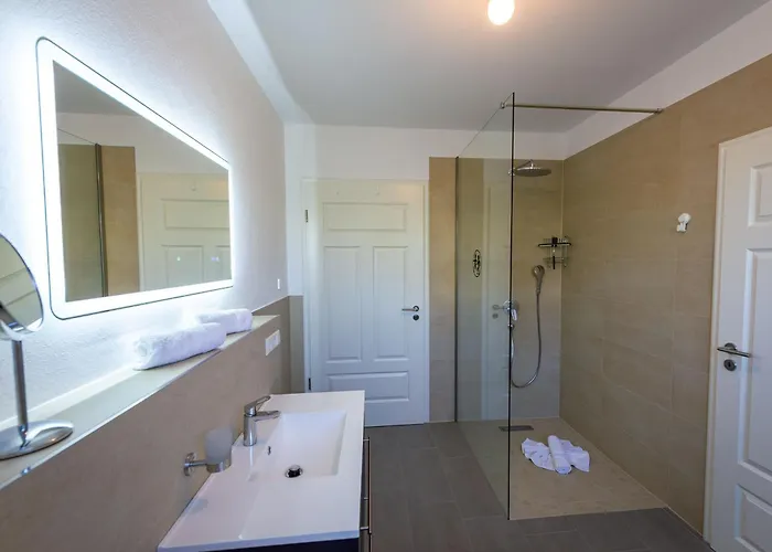 Max In Moritzdorf - Luxus Unter Reet Mit Seeblick, Kamin, Sauna 컨트리하우스