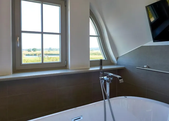 Max In Moritzdorf - Luxus Unter Reet Mit Seeblick, Kamin, Sauna Sellin (Rugen)