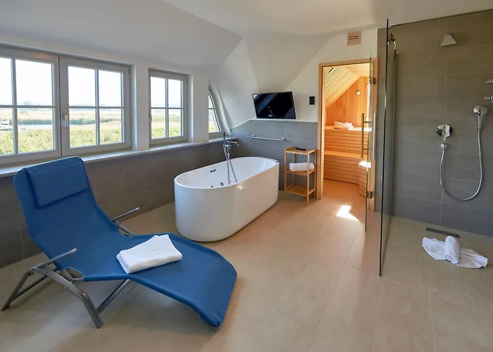 Max In Moritzdorf - Luxus Unter Reet Mit Seeblick, Kamin, Sauna * Sellin (Rugen)