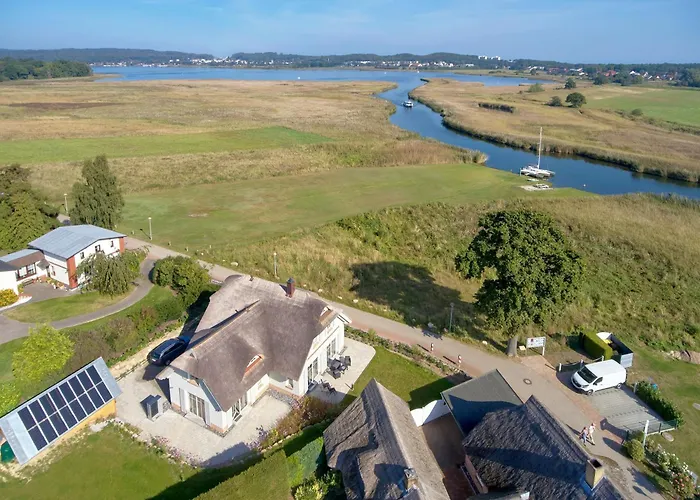 Max In Moritzdorf - Luxus Unter Reet Mit Seeblick, Kamin, Sauna 컨트리하우스 *